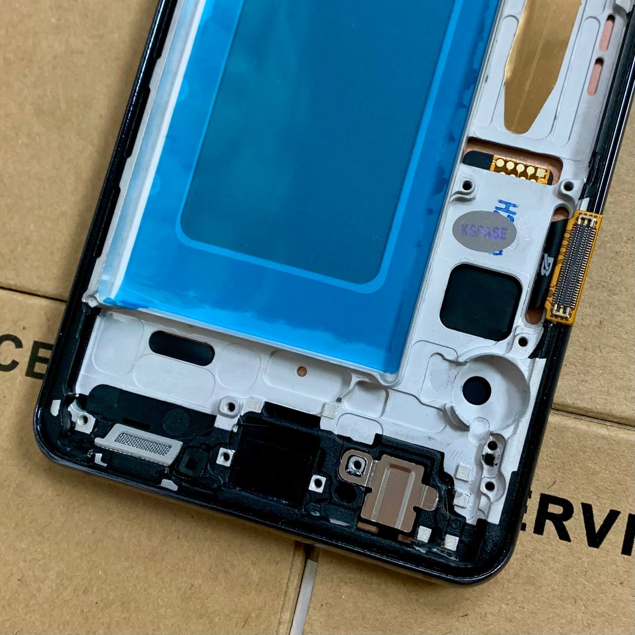 Дисплей Samsung G973 Galaxy S10 black, с рамкой, IPS (Краи дисплея не округлены)