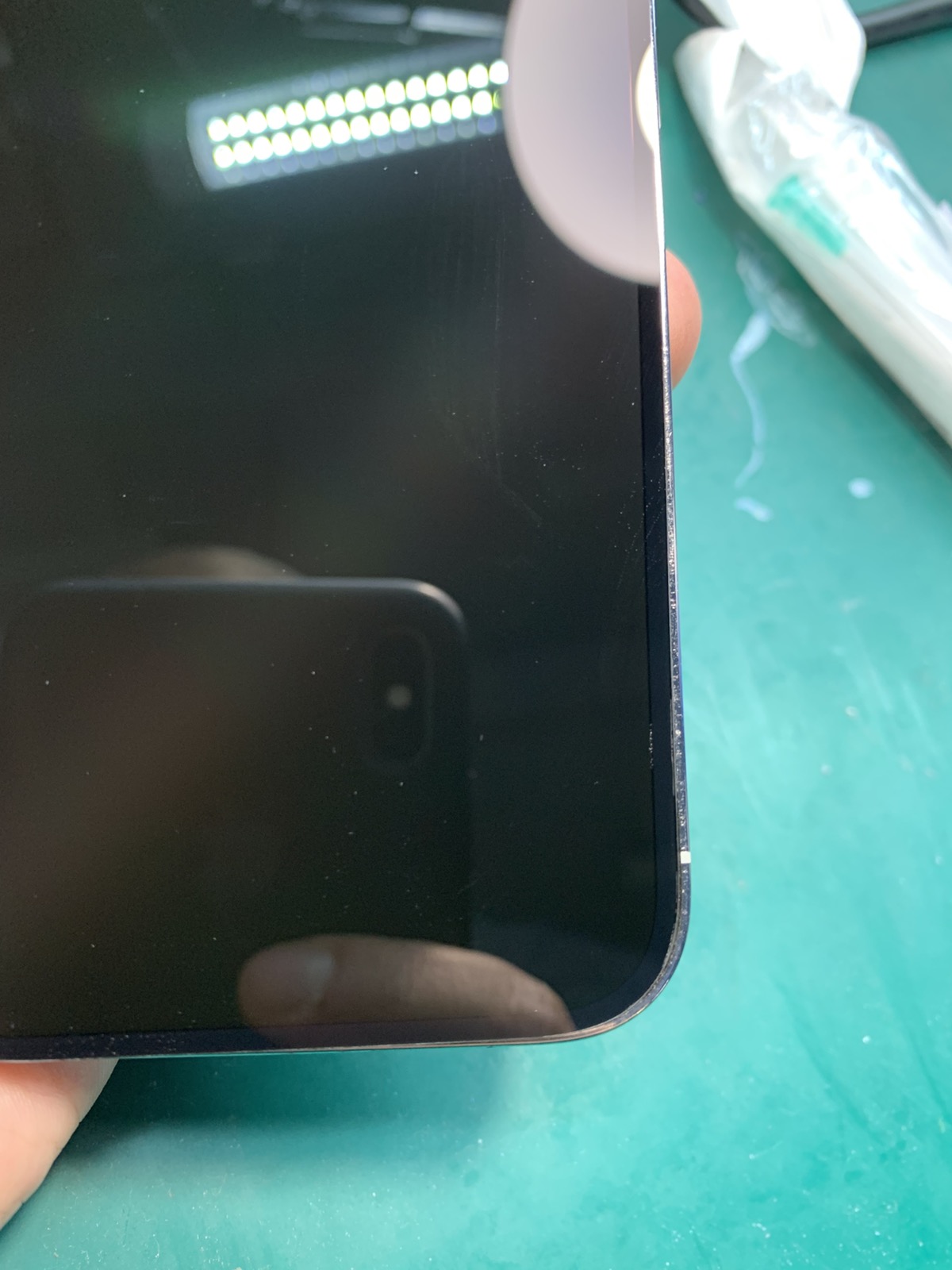 Дисплей iPhone 14 Pro black, с рамкой, Original (REF UA) с незначительным дефектом